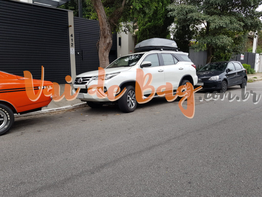 Aluguel de bagageiro de teto Hilux